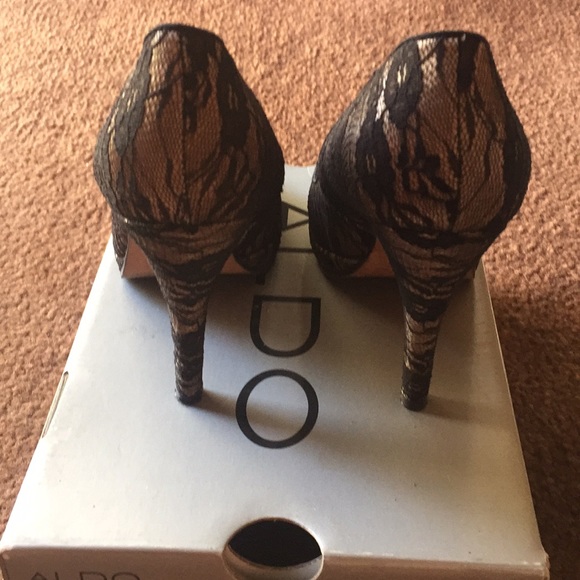 Lace 👠 - Picture 3 of 4